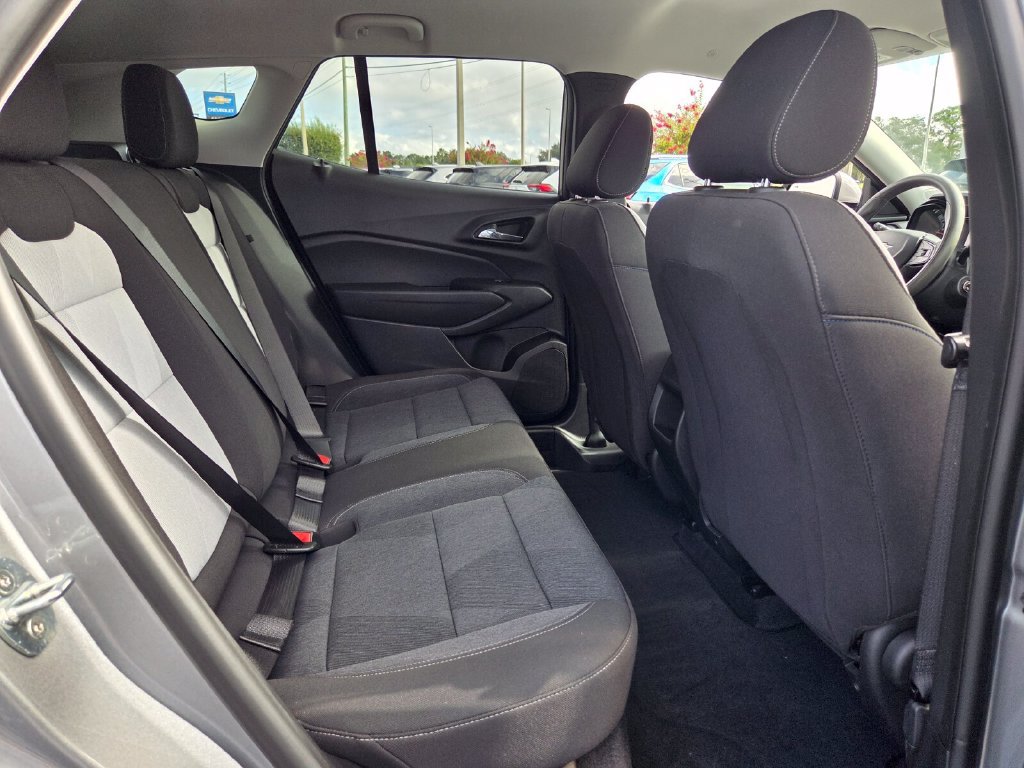 Certified 2024 Chevrolet Trax LS w/ LS Convenience Package FWD image 18