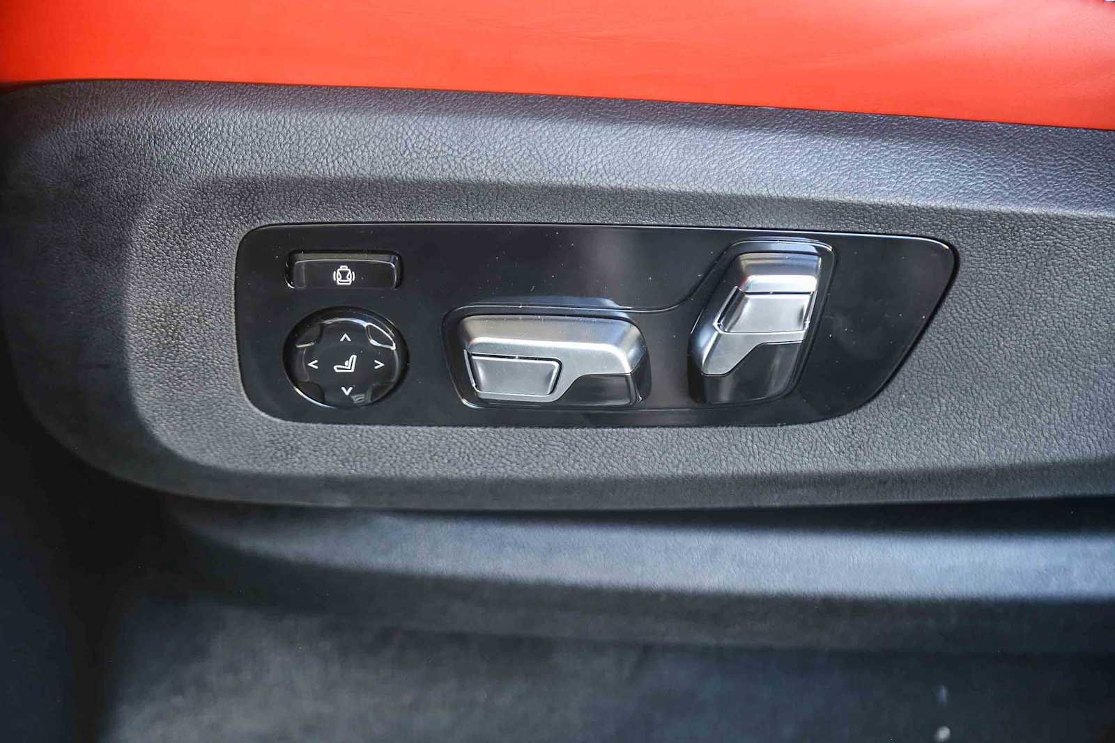 New 2026 BMW X6 M Competition w/ Executive Package image 18