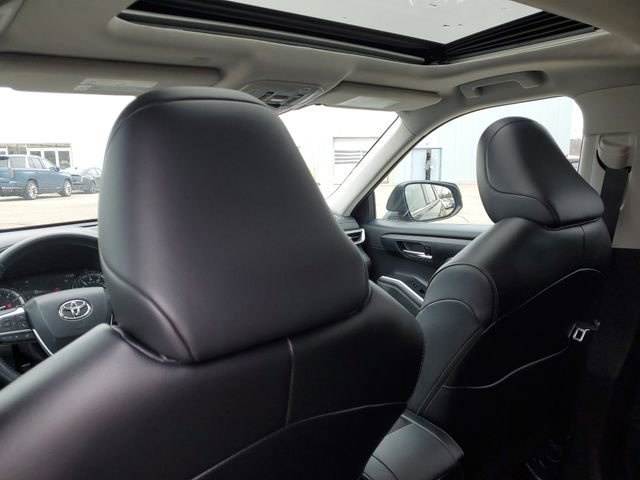 Used 2022 Toyota Highlander XLE image 27