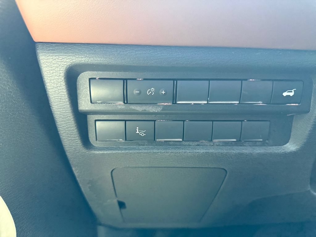 Used 2025 Mitsubishi Outlander SEL FWD image 34