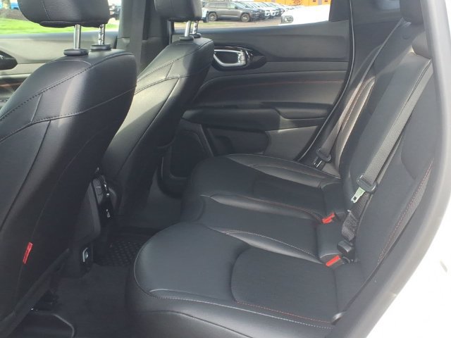Certified 2025 Jeep Compass Trailhawk w/ Sun & Sound Group AWD/4WD image 14