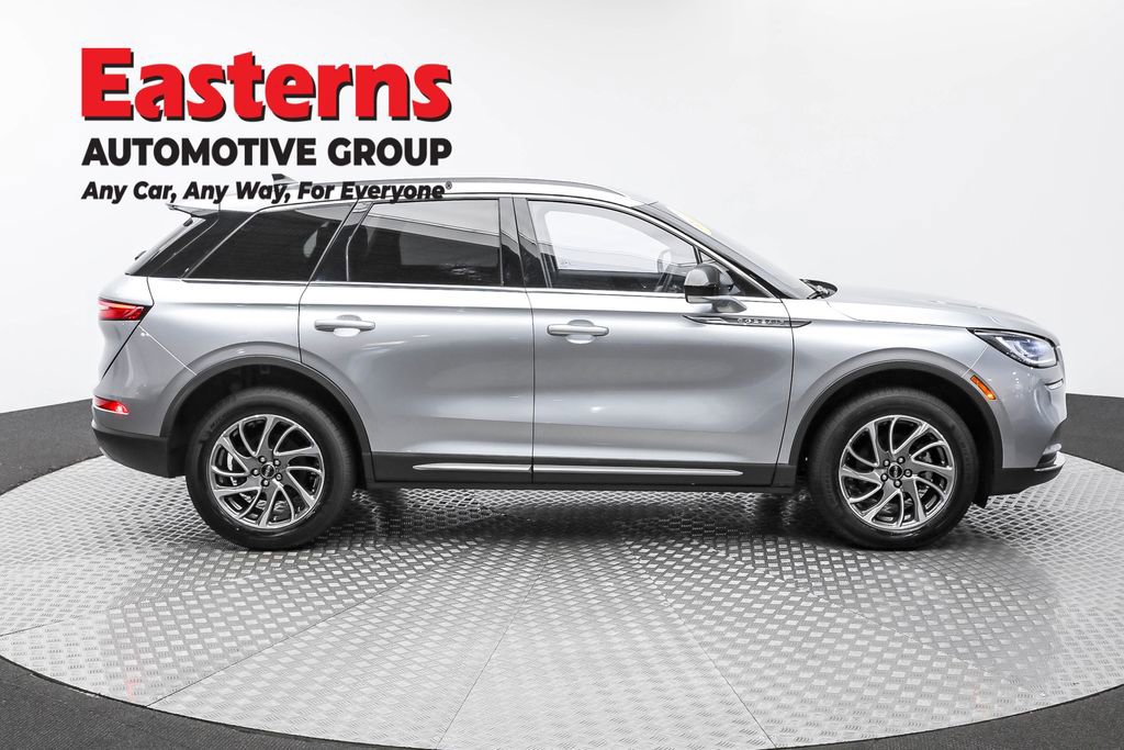 Used 2022 Lincoln Corsair AWD w/ Equipment Group 101A image 4