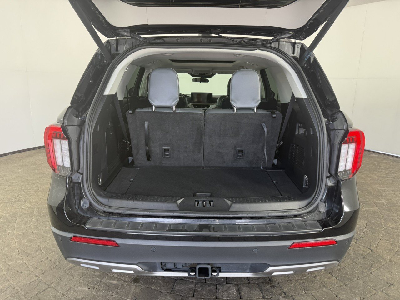 Used 2025 Ford Explorer Active w/ Active Comfort Package AWD/4WD image 7