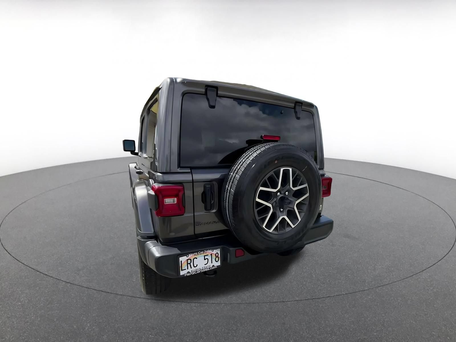 Used 2025 Jeep Wrangler Unlimited Sahara AWD/4WD image 14