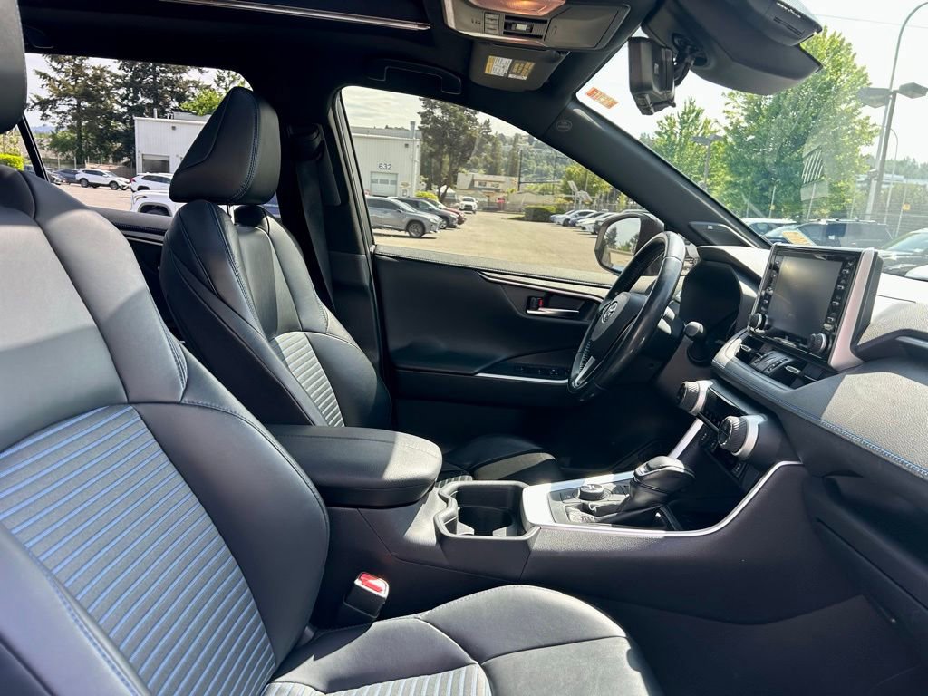 Used 2019 Toyota RAV4 XSE AWD/4WD image 16