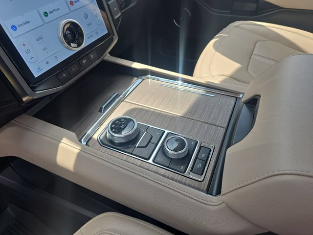 Certified 2024 Ford Expedition Limited AWD/4WD image 24