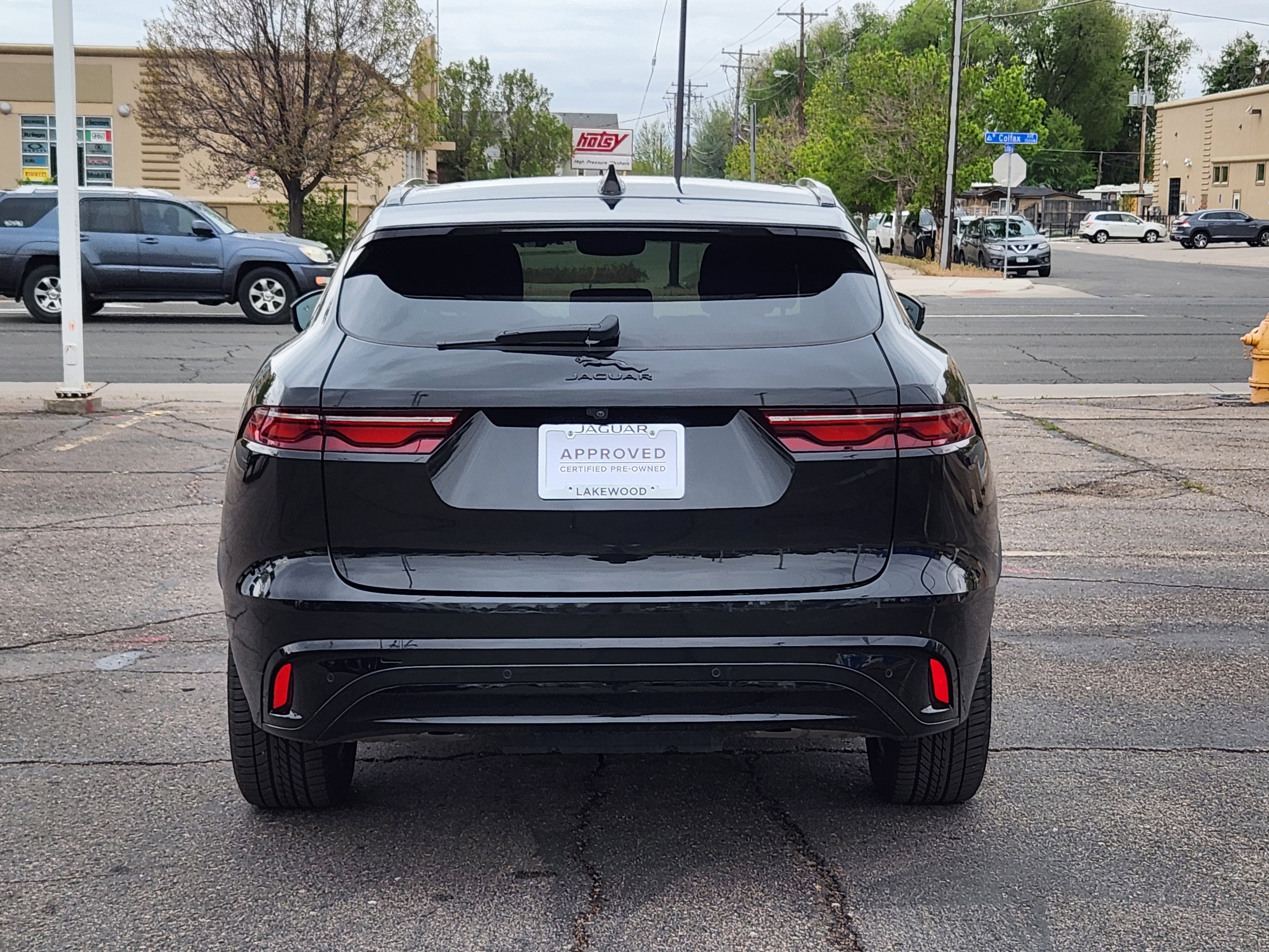 Certified 2025 Jaguar F-PACE R-Dynamic S AWD/4WD image 4