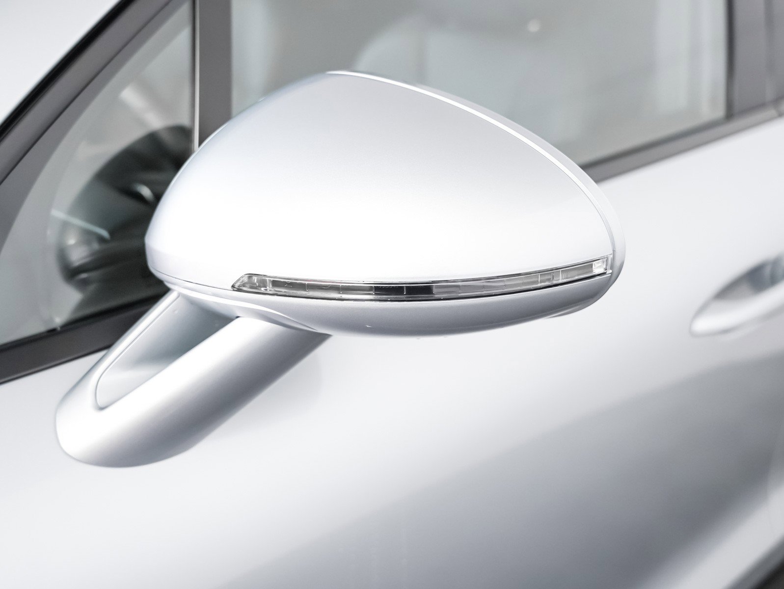 Certified 2025 Porsche Macan image 27