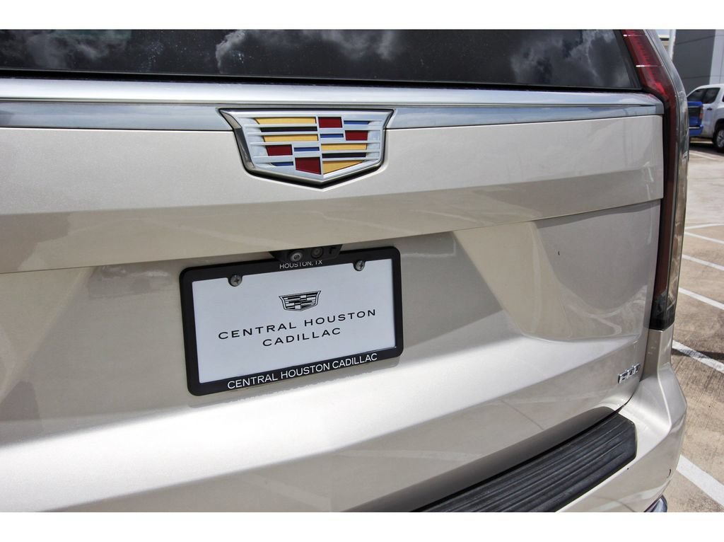 Used 2021 Cadillac Escalade Premium Luxury w/ LPO, Illumination Package RWD image 32