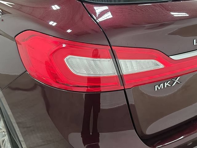 Used 2018 Lincoln MKX Select w/ Select Plus Package AWD/4WD image 32