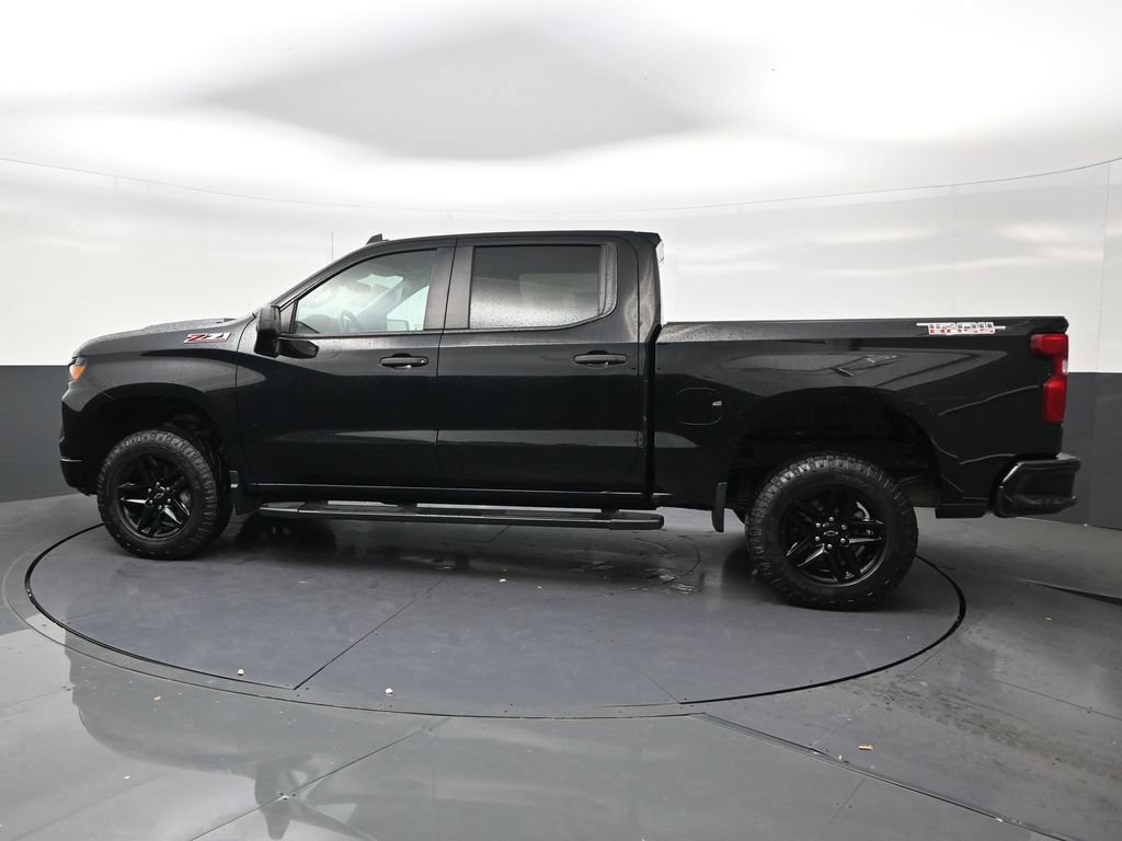 Used 2023 Chevrolet Silverado 1500 Custom Trail Boss AWD/4WD image 2