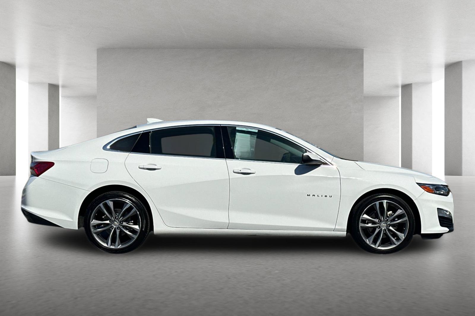 Used 2024 Chevrolet Malibu LT FWD image 3