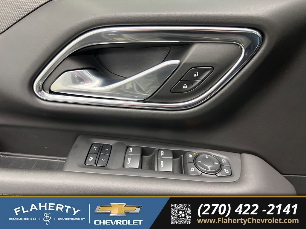 Used 2024 GMC Yukon XL AT4 w/ Technology Package image 21