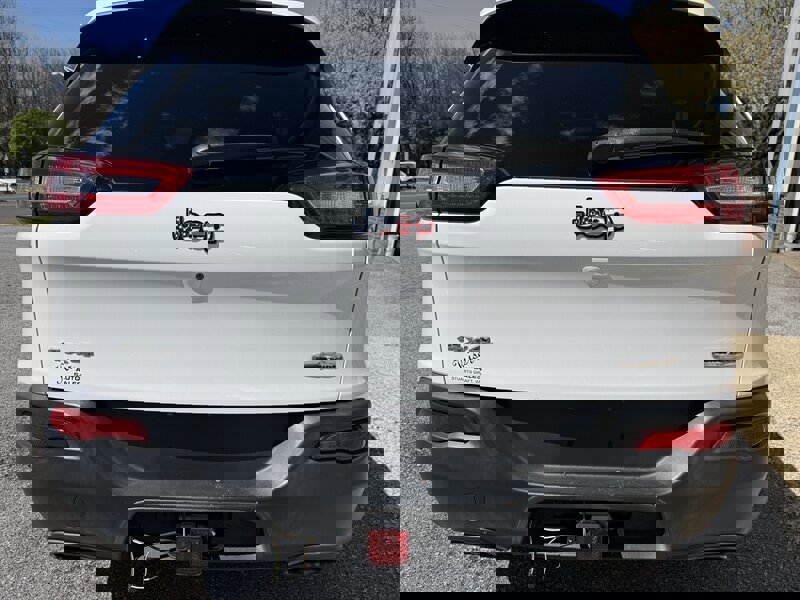 Used 2015 Jeep Cherokee Latitude w/ Comfort/Convenience Group image 6