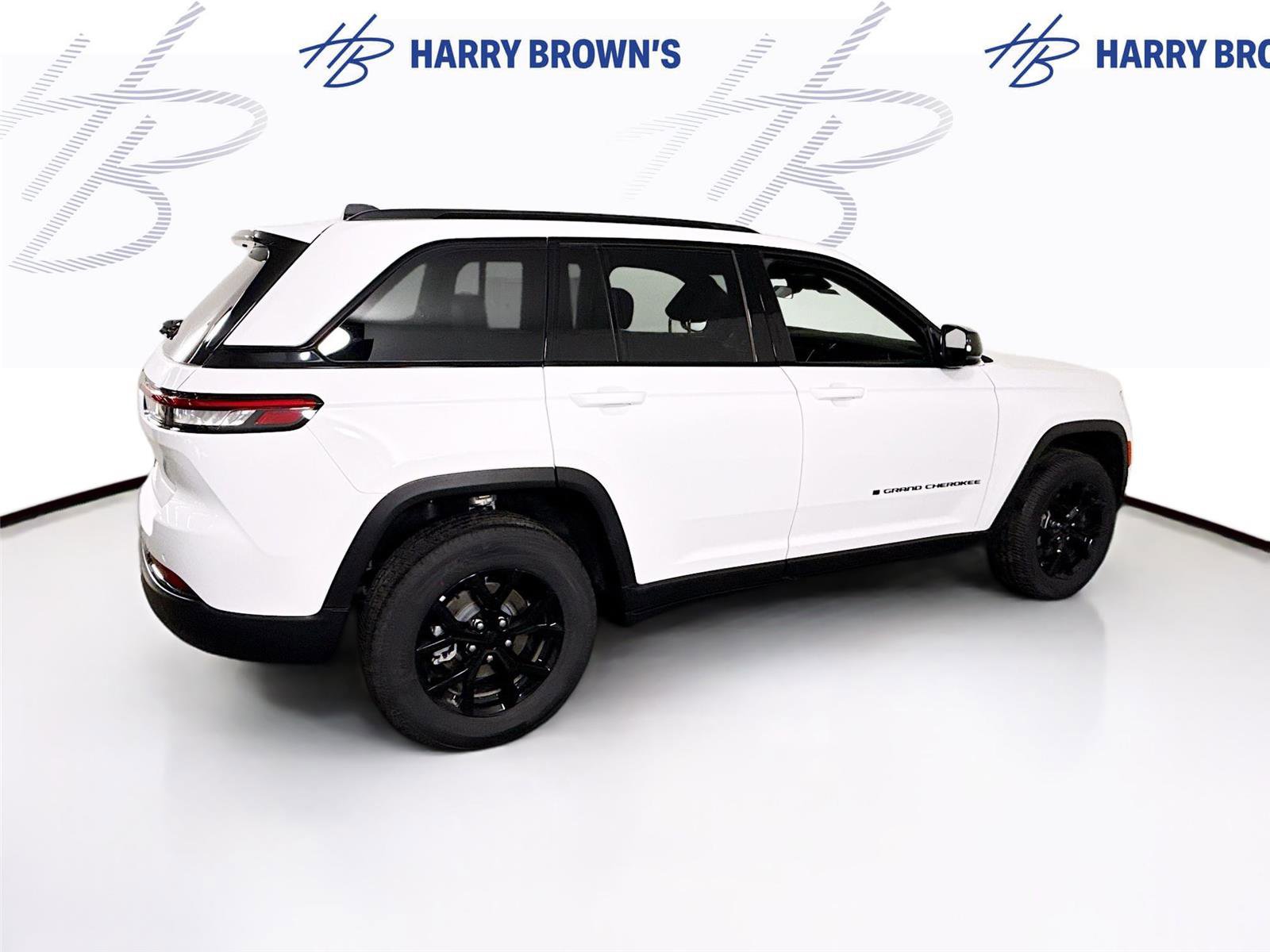 New 2025 Jeep Grand Cherokee Altitude image 31