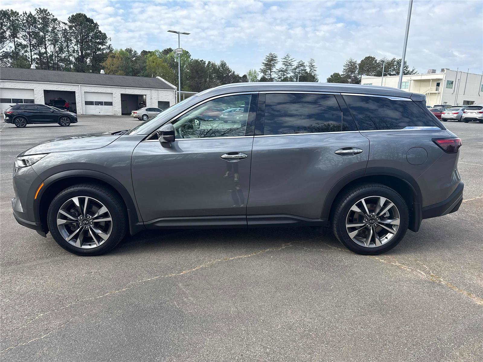 Used 2023 INFINITI QX60 Luxe w/ Cargo Package AWD/4WD image 9