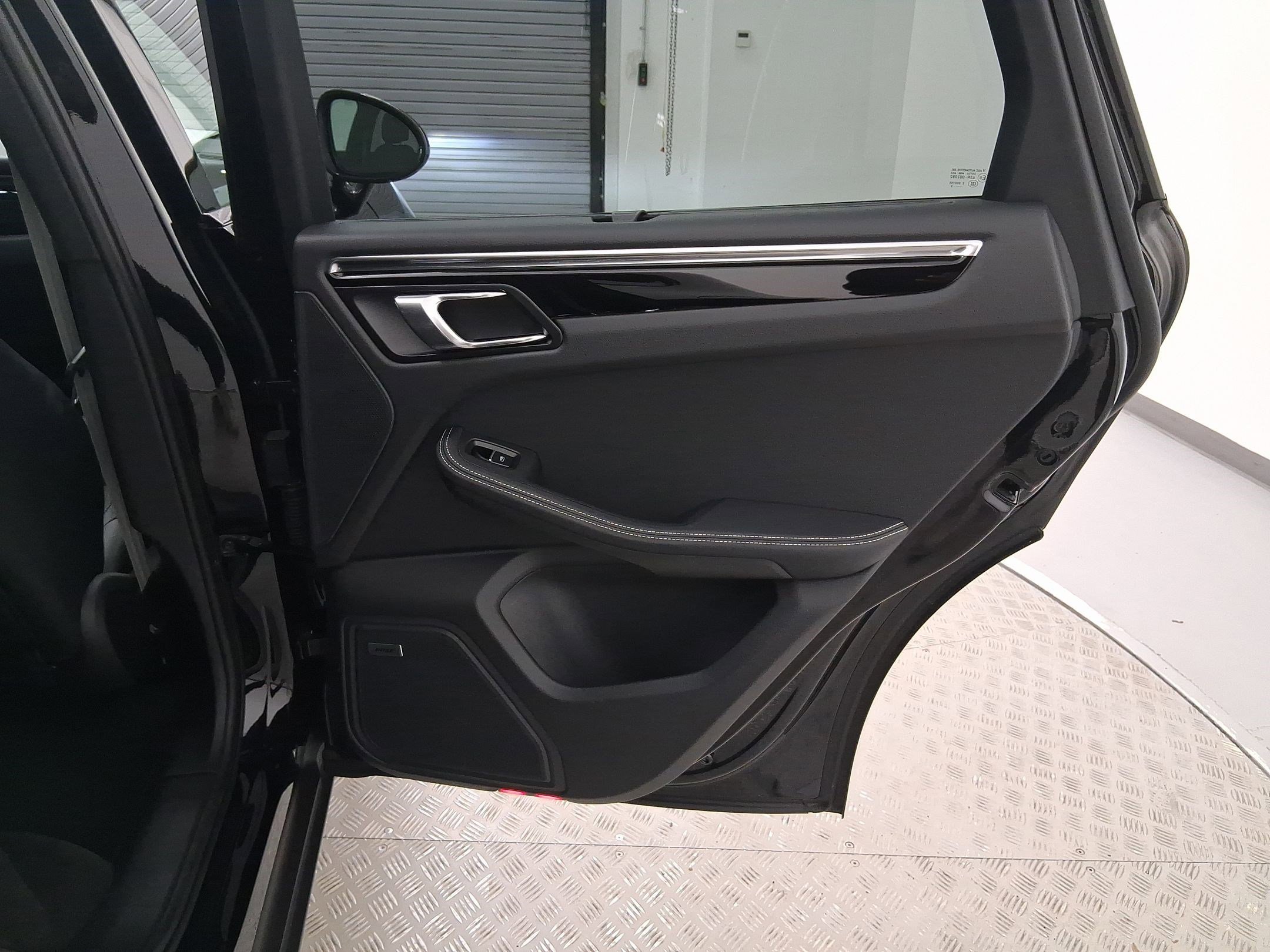 Used 2025 Porsche Macan Turbo image 38