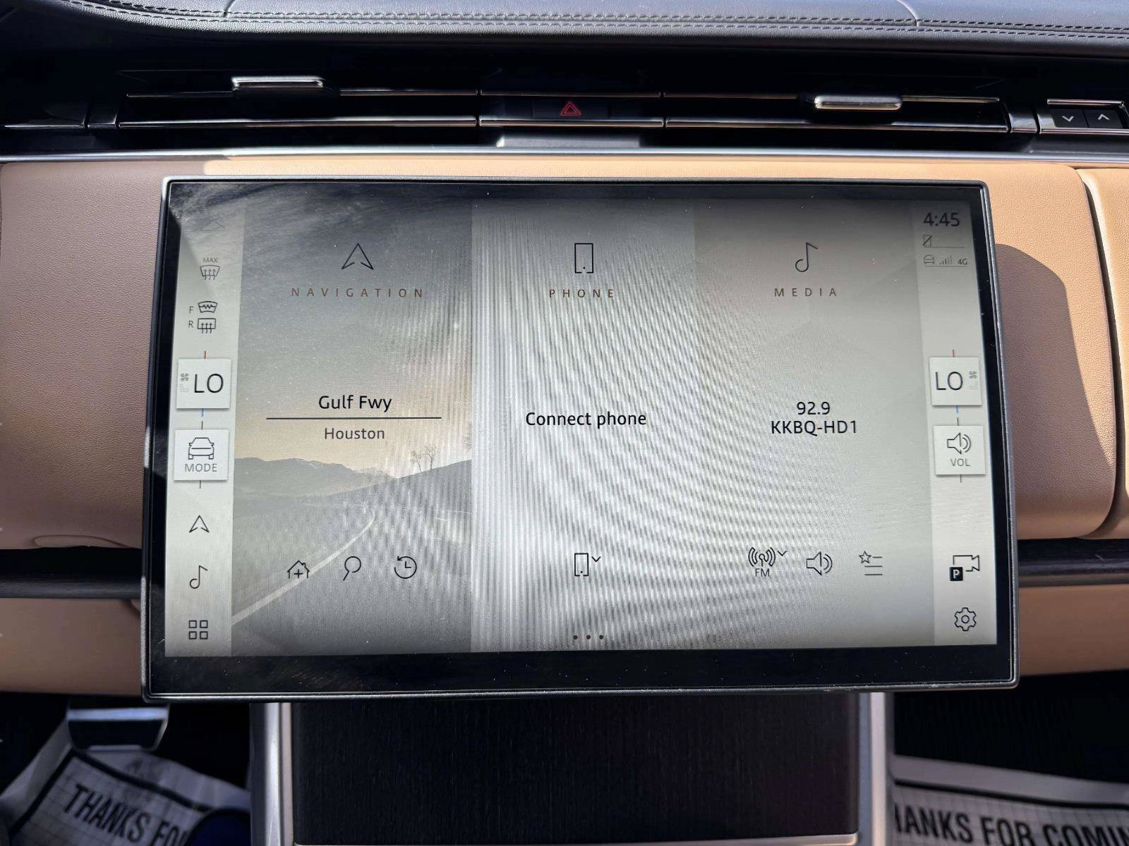 Used 2025 Land Rover Range Rover Long Wheelbase SE AWD/4WD image 32