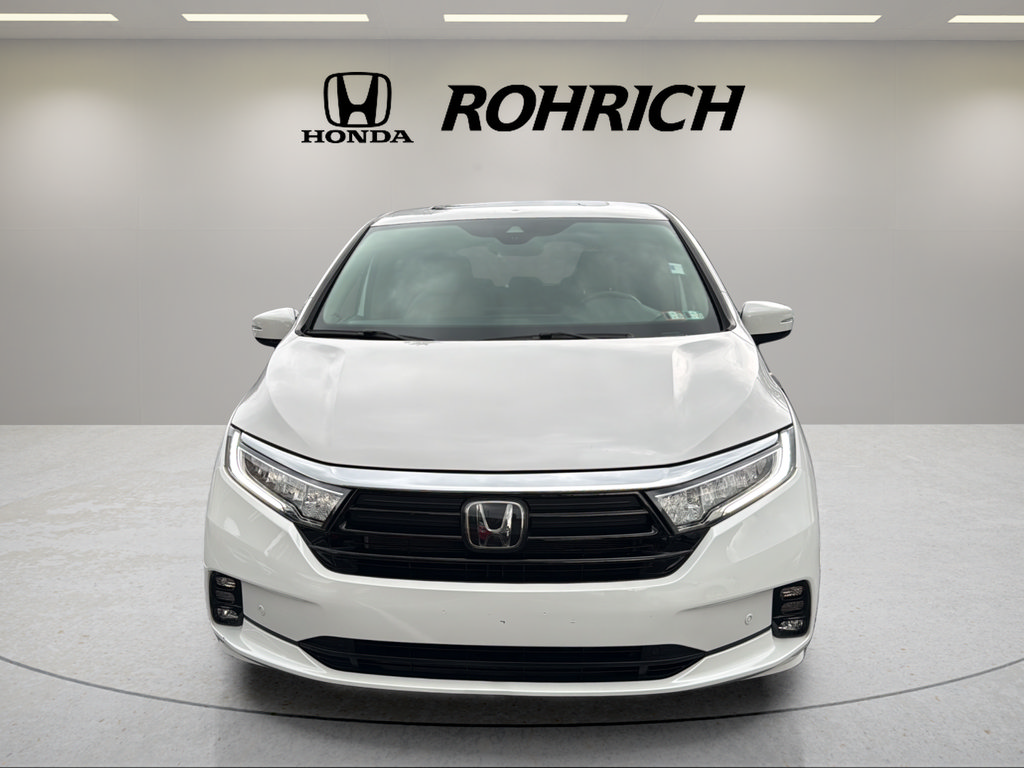 Used 2023 Honda Odyssey Elite image 2