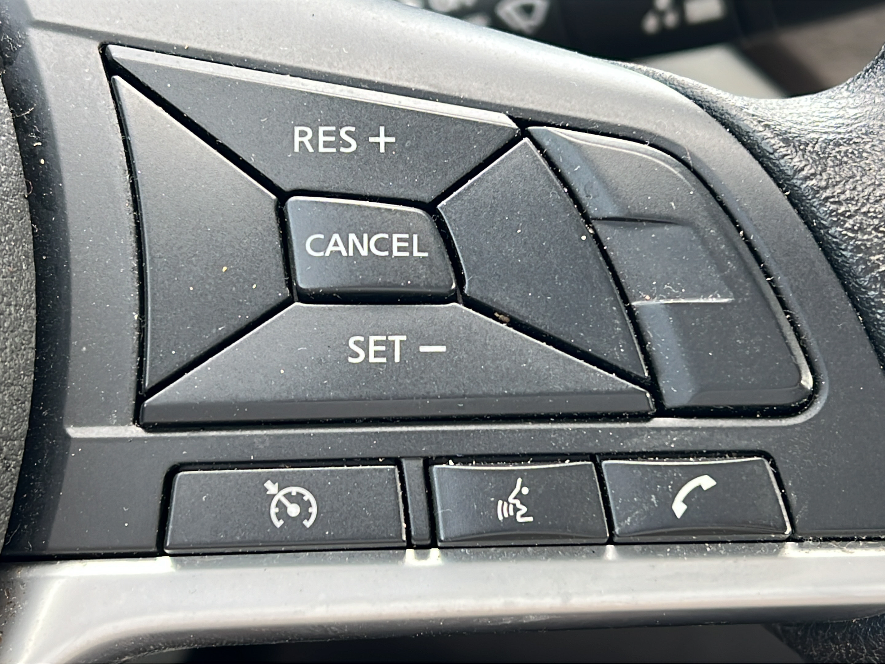 Used 2025 Nissan Altima 2.5 SV AWD/4WD image 20
