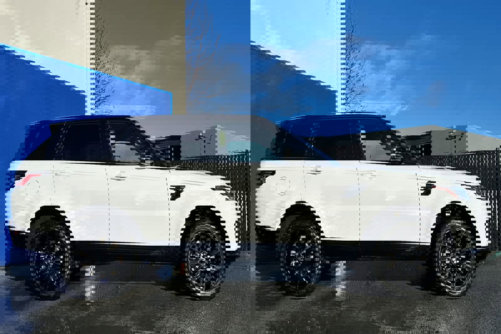 Used 2022 Land Rover Range Rover Sport HSE Silver Edition image 2