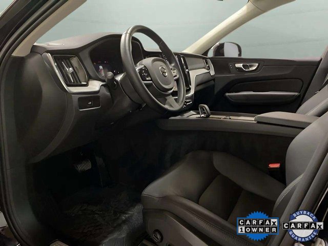 Used 2025 Volvo XC60 B5 Plus image 16