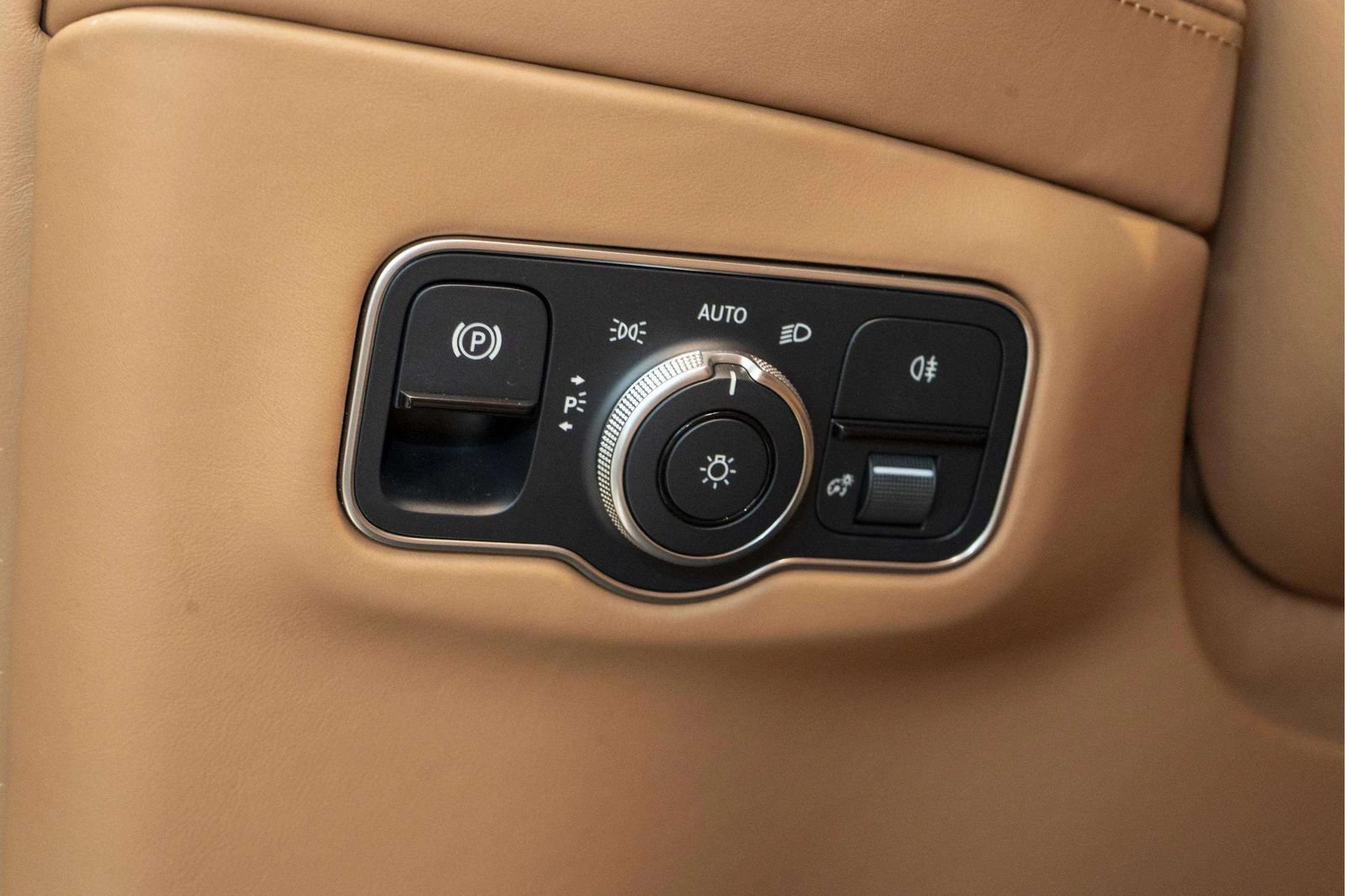 Used 2022 Aston Martin DBX AWD/4WD image 21