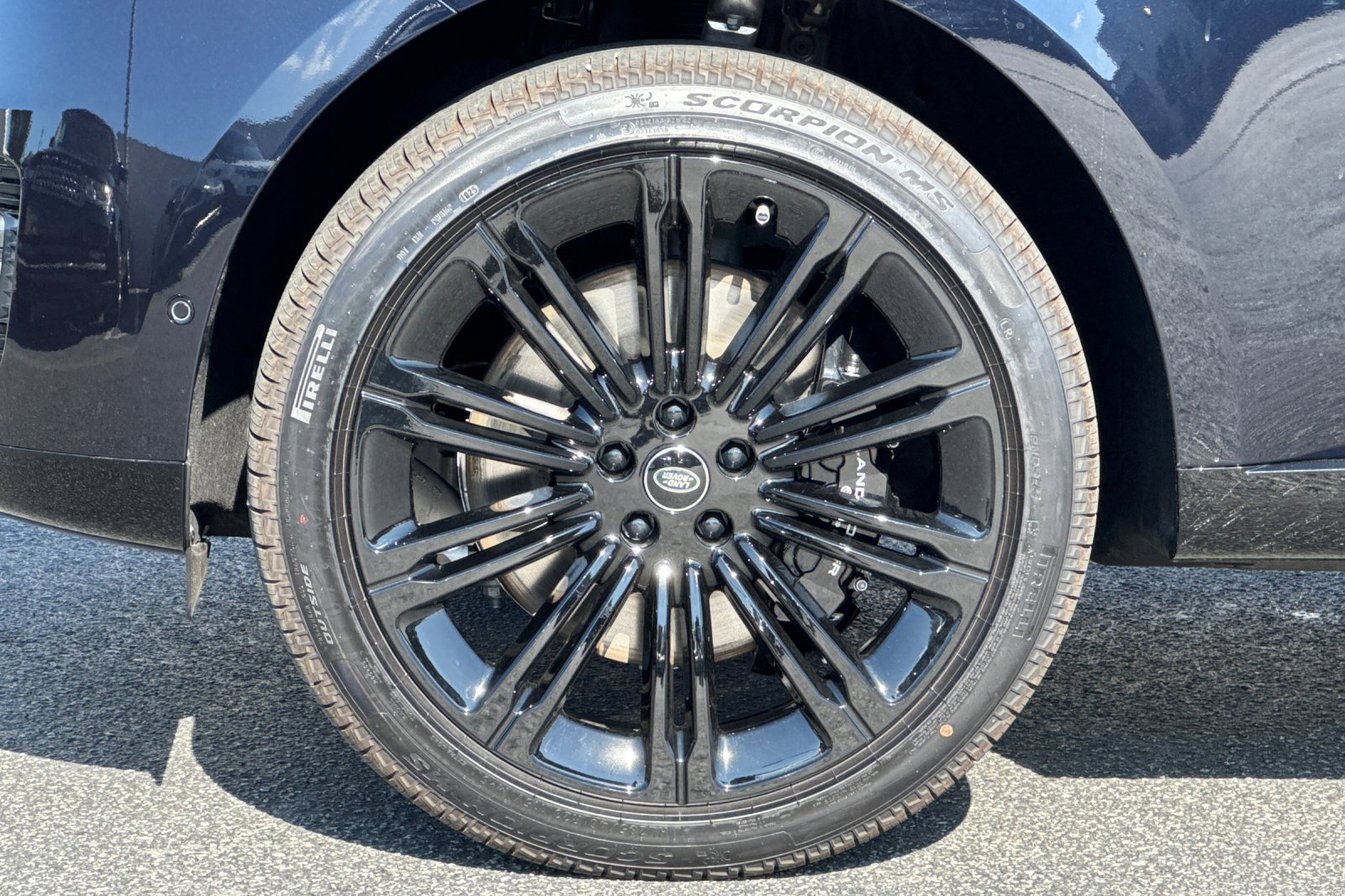 New 2025 Land Rover Range Rover SE image 25