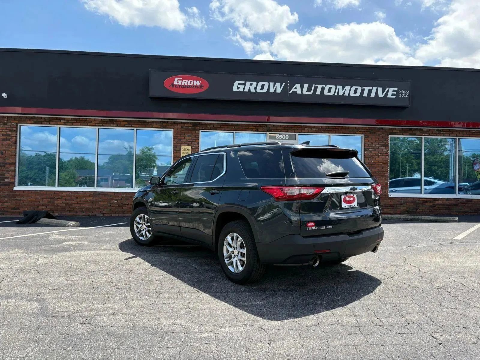 Used 2020 Chevrolet Traverse LT w/ Driver Confidence II Package image 44