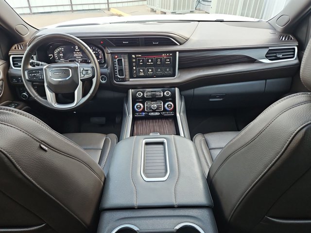 Used 2023 GMC Yukon Denali AWD/4WD image 18