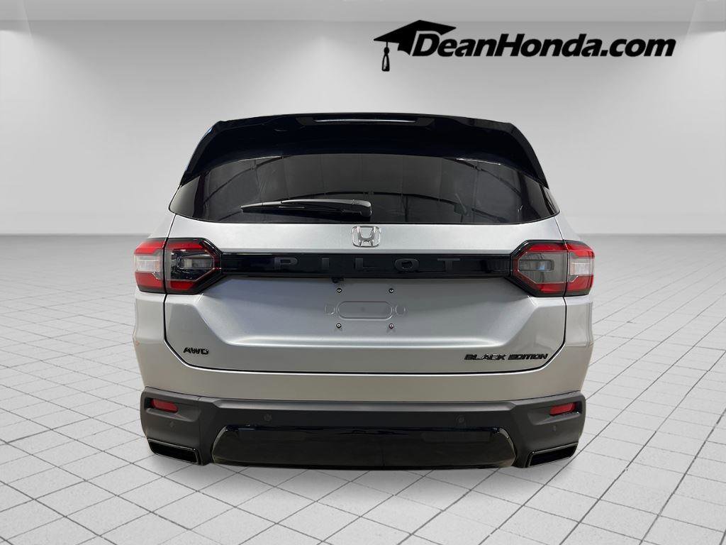 New 2026 Honda Pilot Black Edition image 4
