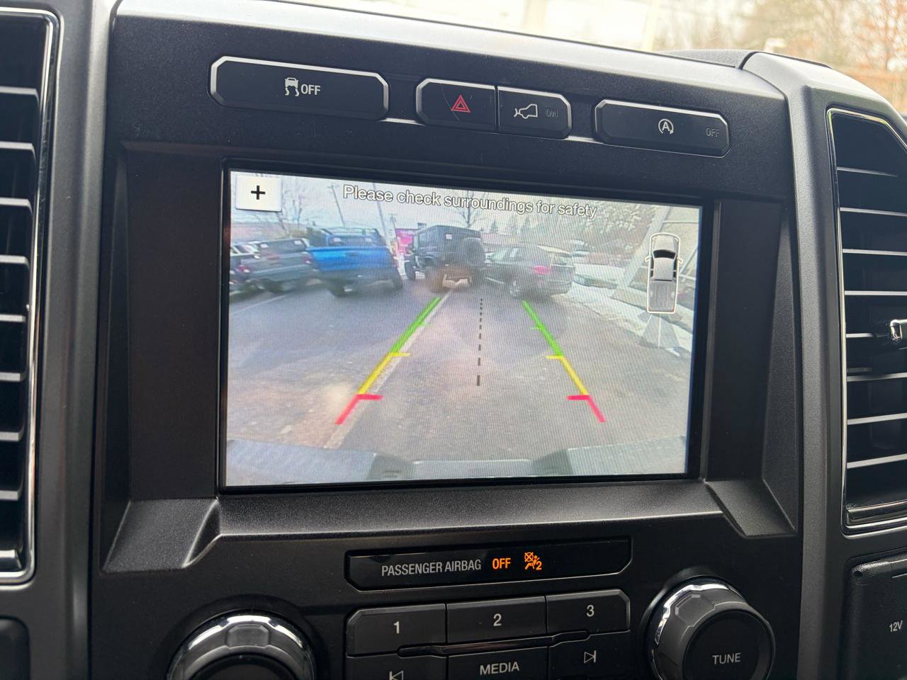 Used 2018 Ford F150 XLT w/ Equipment Group 302A Luxury image 38