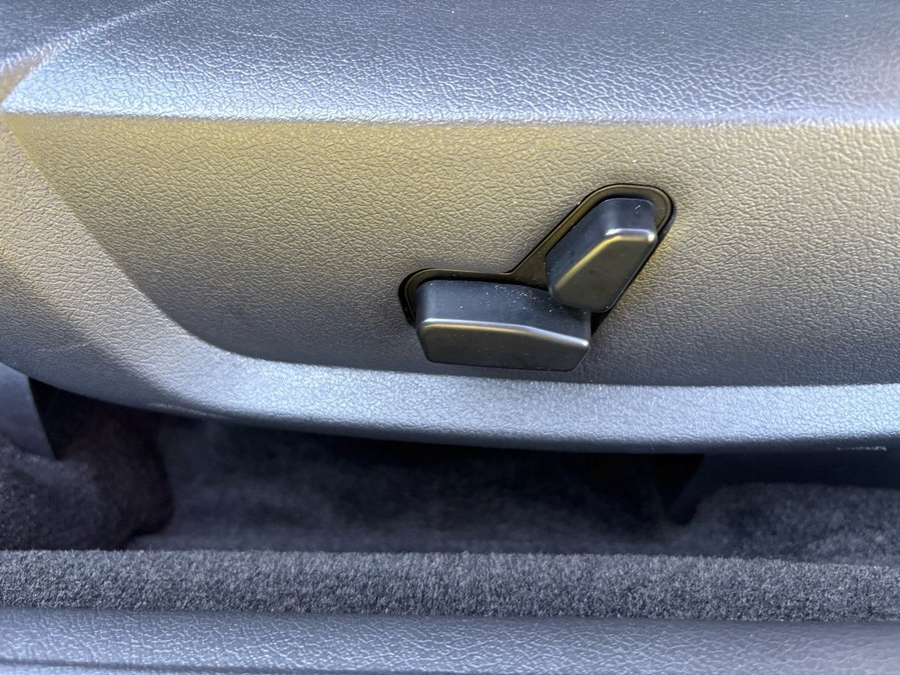 Used 2009 Dodge Challenger R/T w/ Sound Group image 8