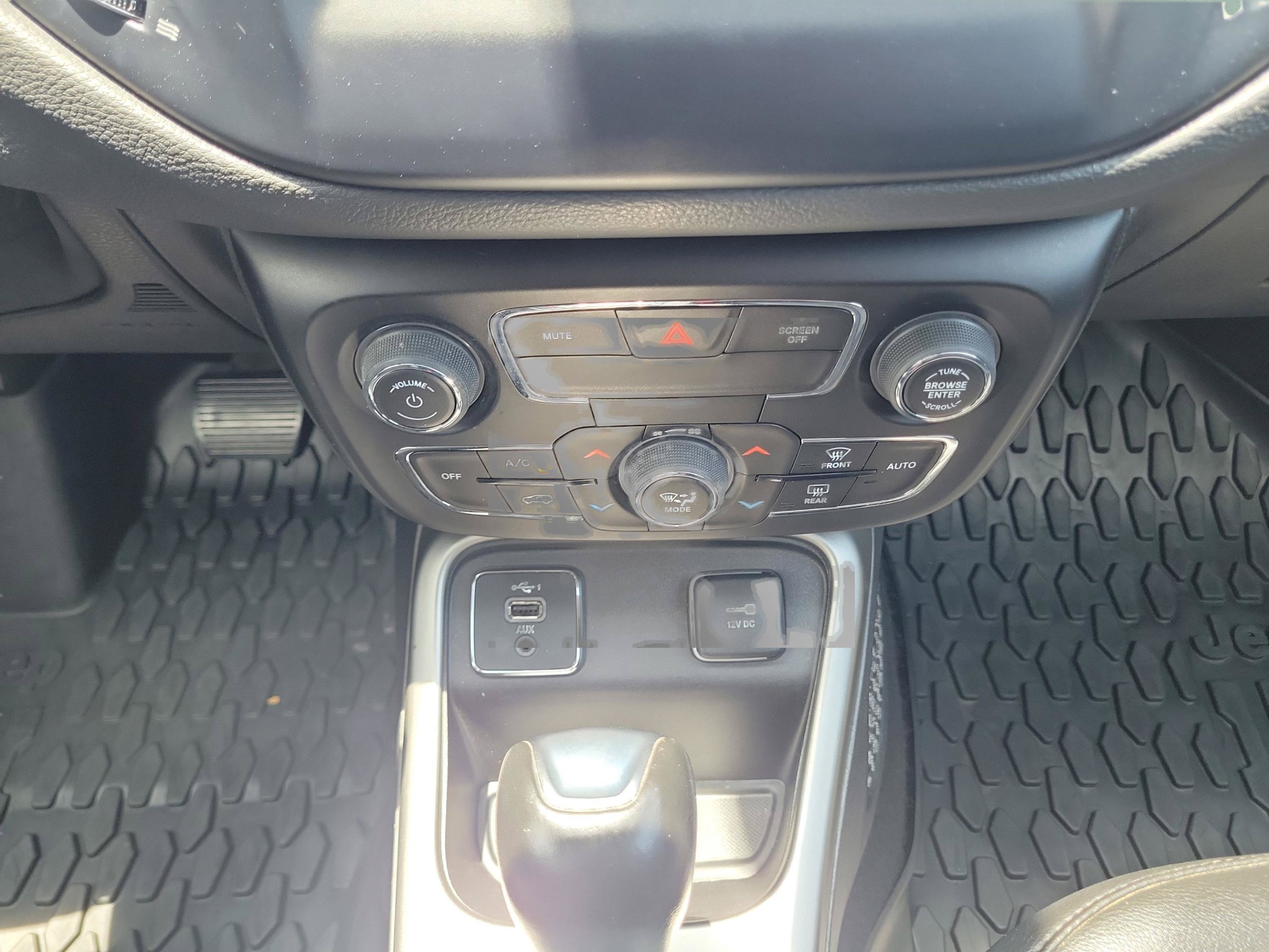 Used 2021 Jeep Compass Latitude FWD image 14