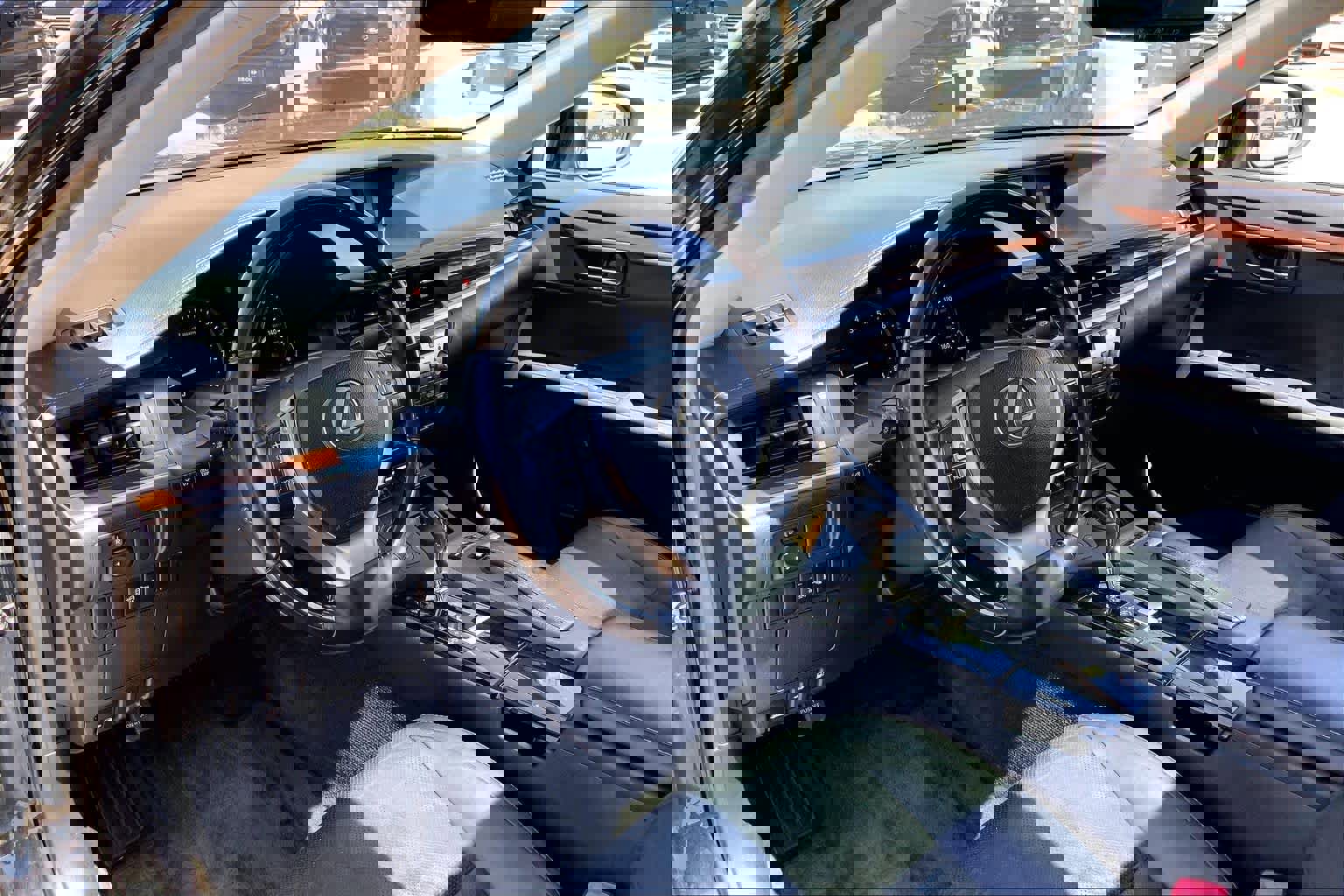 Used 2014 Lexus ES 350 w/ Luxury Package FWD image 17