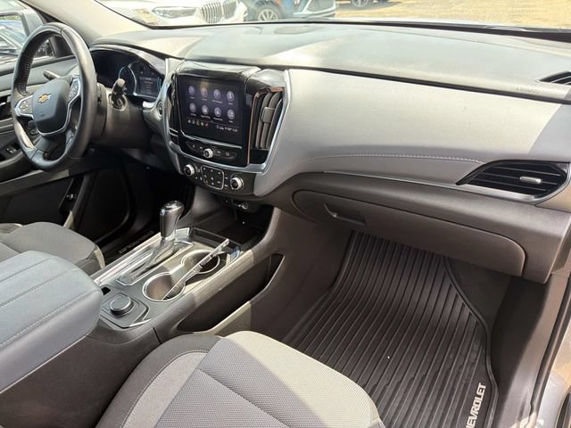 Used 2020 Chevrolet Traverse LT FWD image 16
