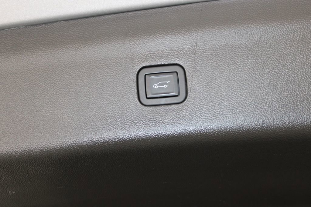 Used 2022 Buick Enclave Avenir w/ Avenir Technology Package image 29