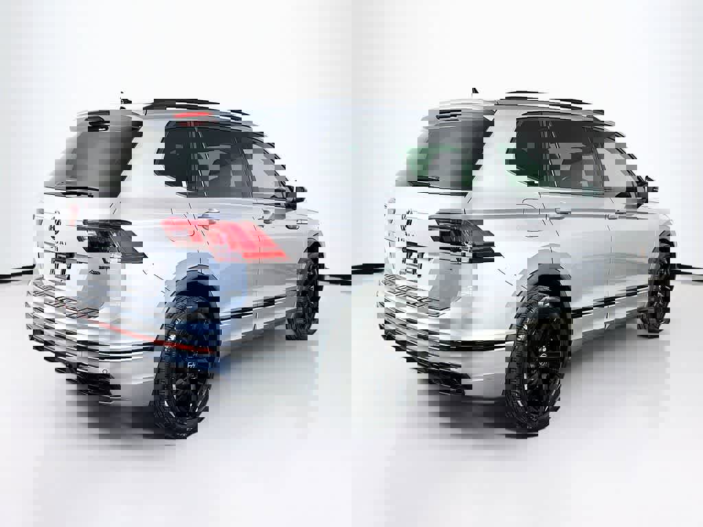 Used 2023 Volkswagen Tiguan SE R-Line image 26