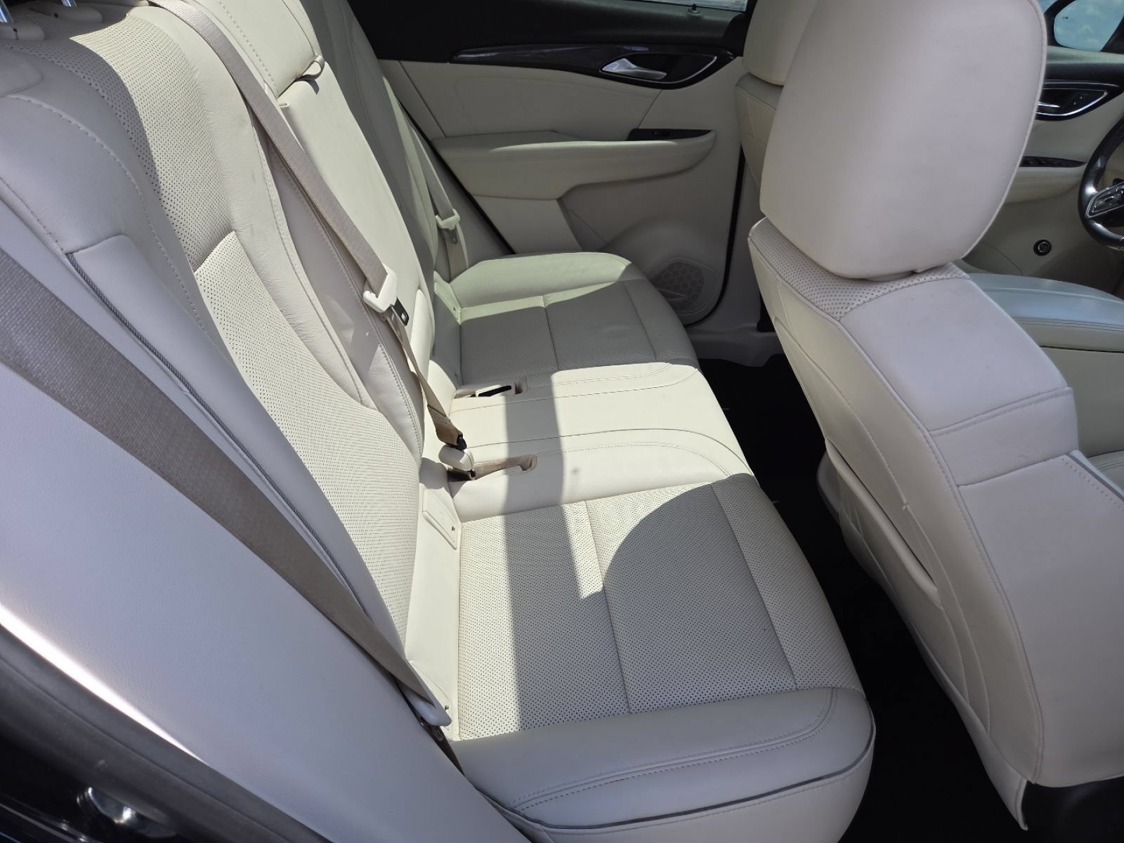 Used 2021 Buick Envision Essence FWD image 22