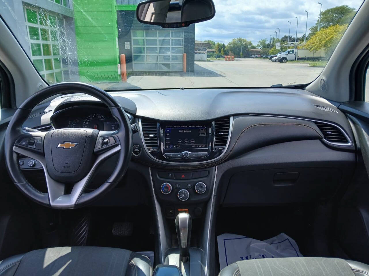 Used 2020 Chevrolet Trax LT w/ LT Convenience Package FWD image 12