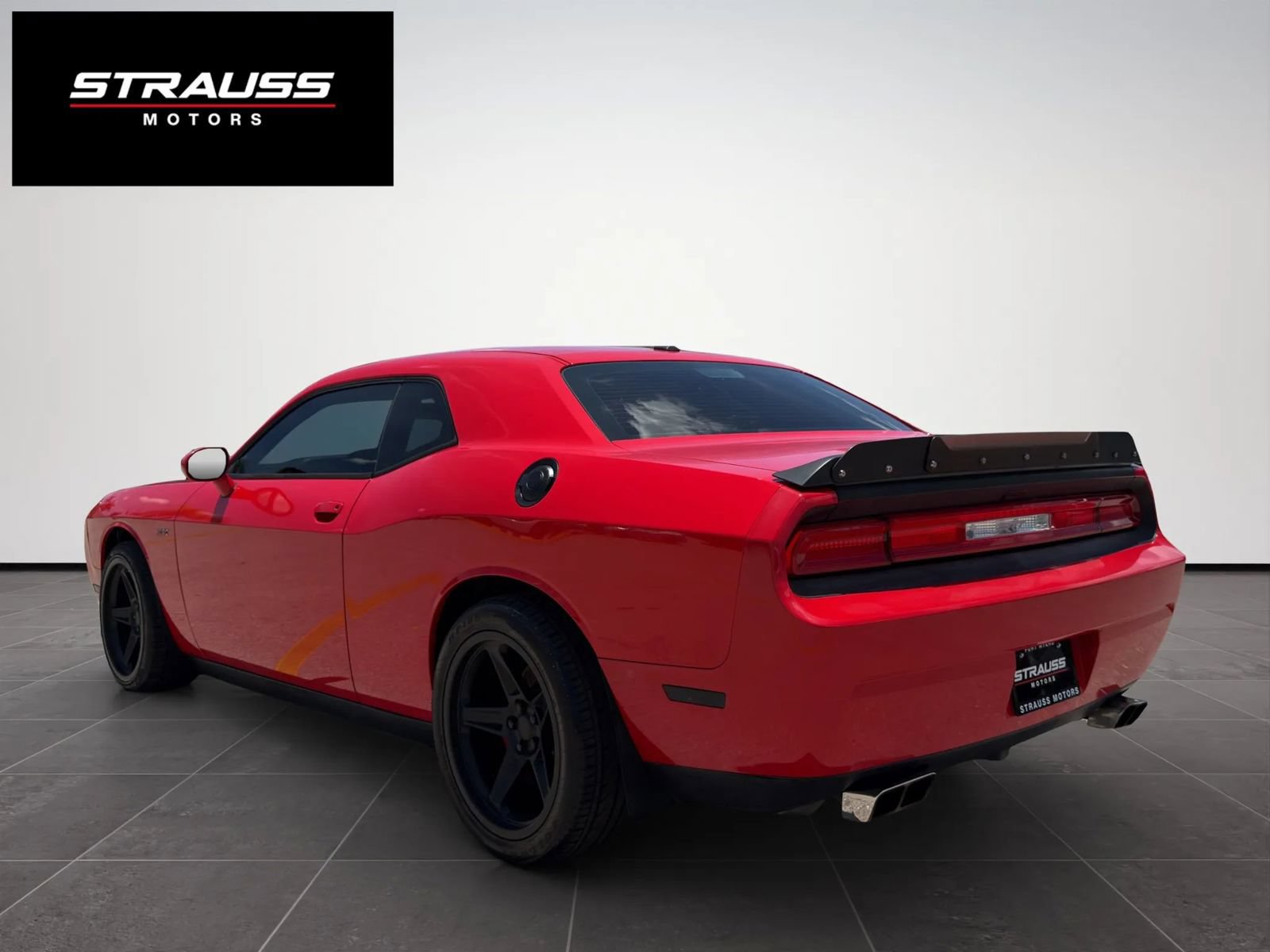 Used 2014 Dodge Challenger SRT8 Core RWD image 7