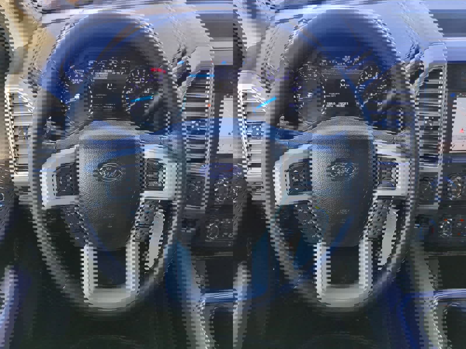 Used 2017 Ford F350 Lariat w/ Chrome Package image 22