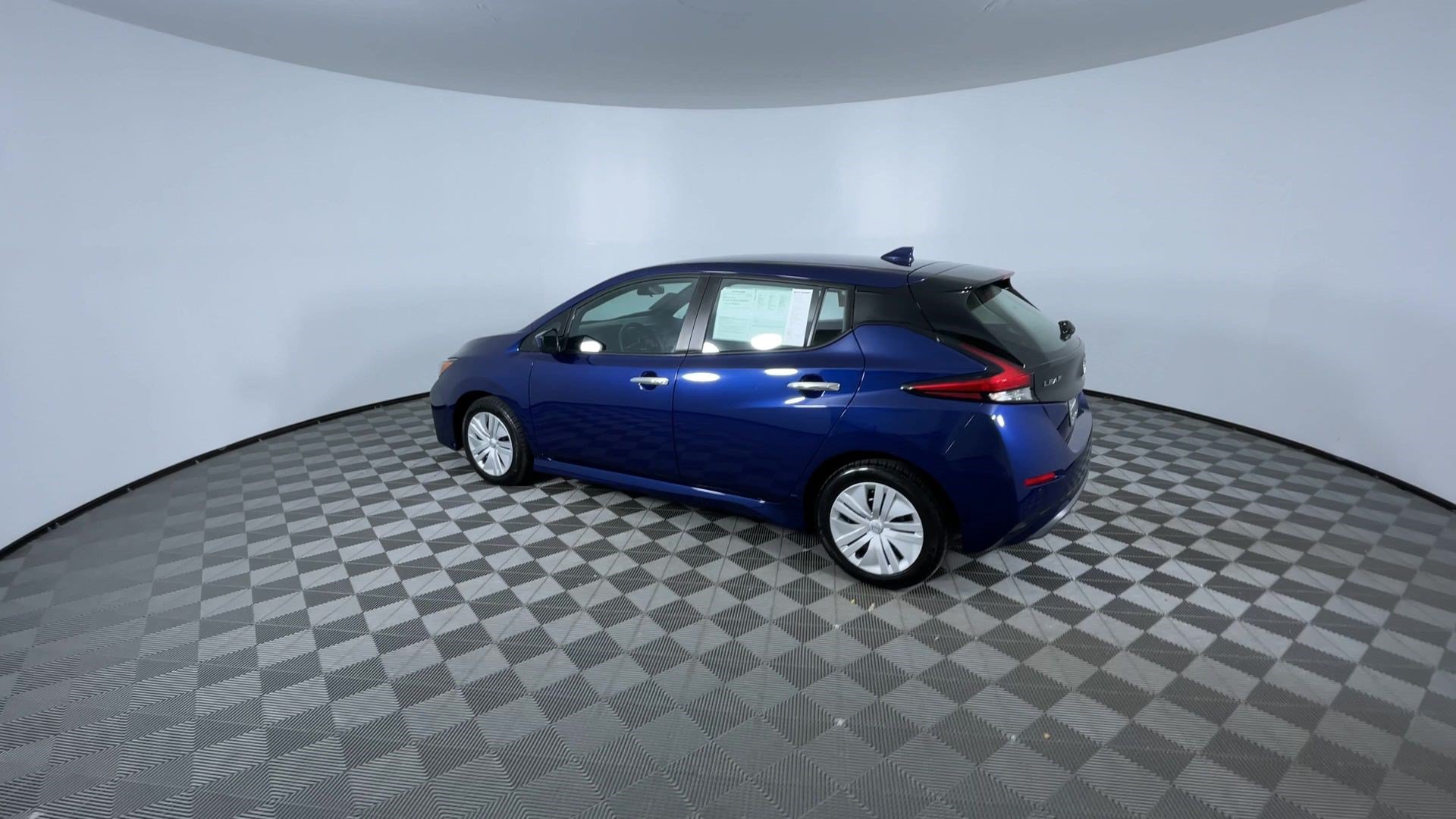 Certified 2025 Nissan Leaf S FWD image 6