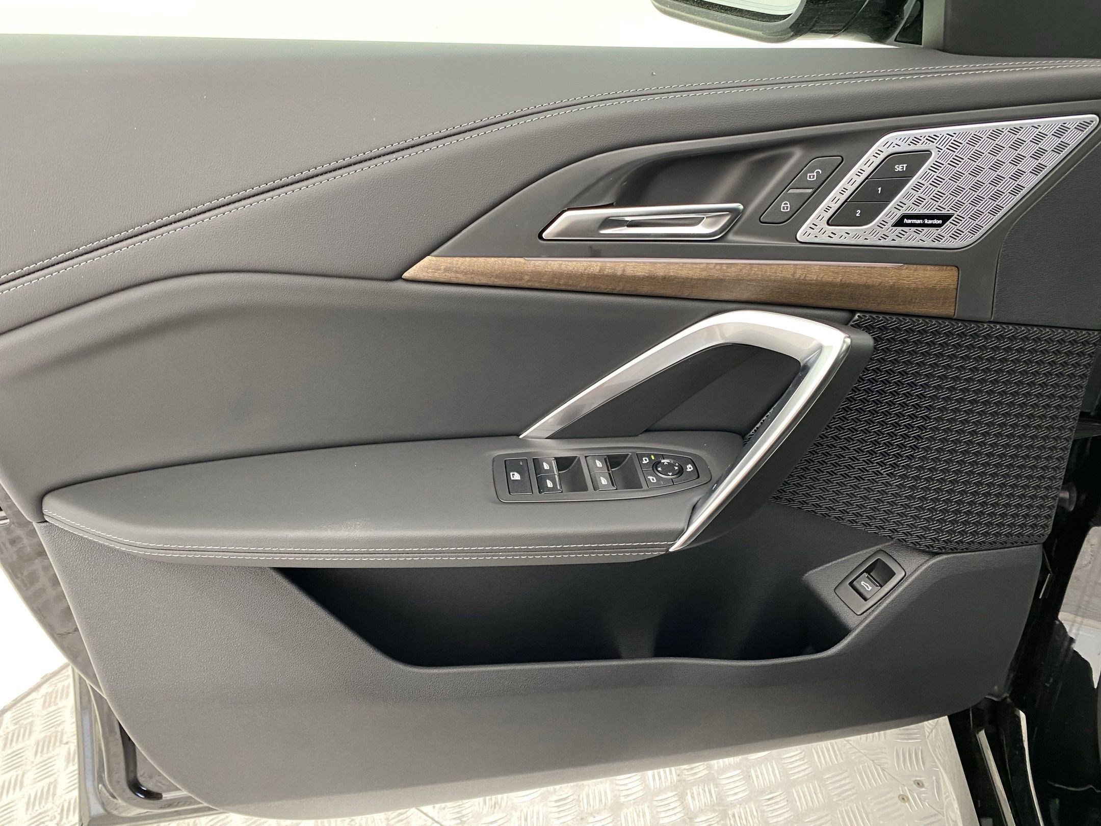 Used 2025 BMW X1 xDrive28i w/ Technology Package image 11