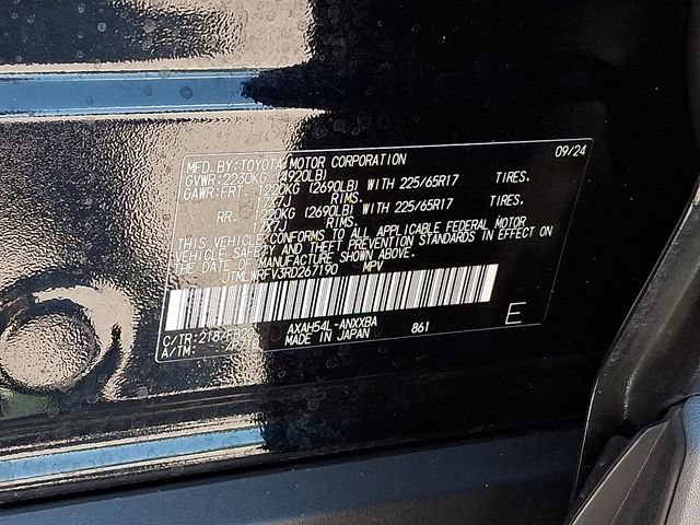 Used 2024 Toyota RAV4 LE AWD/4WD image 29