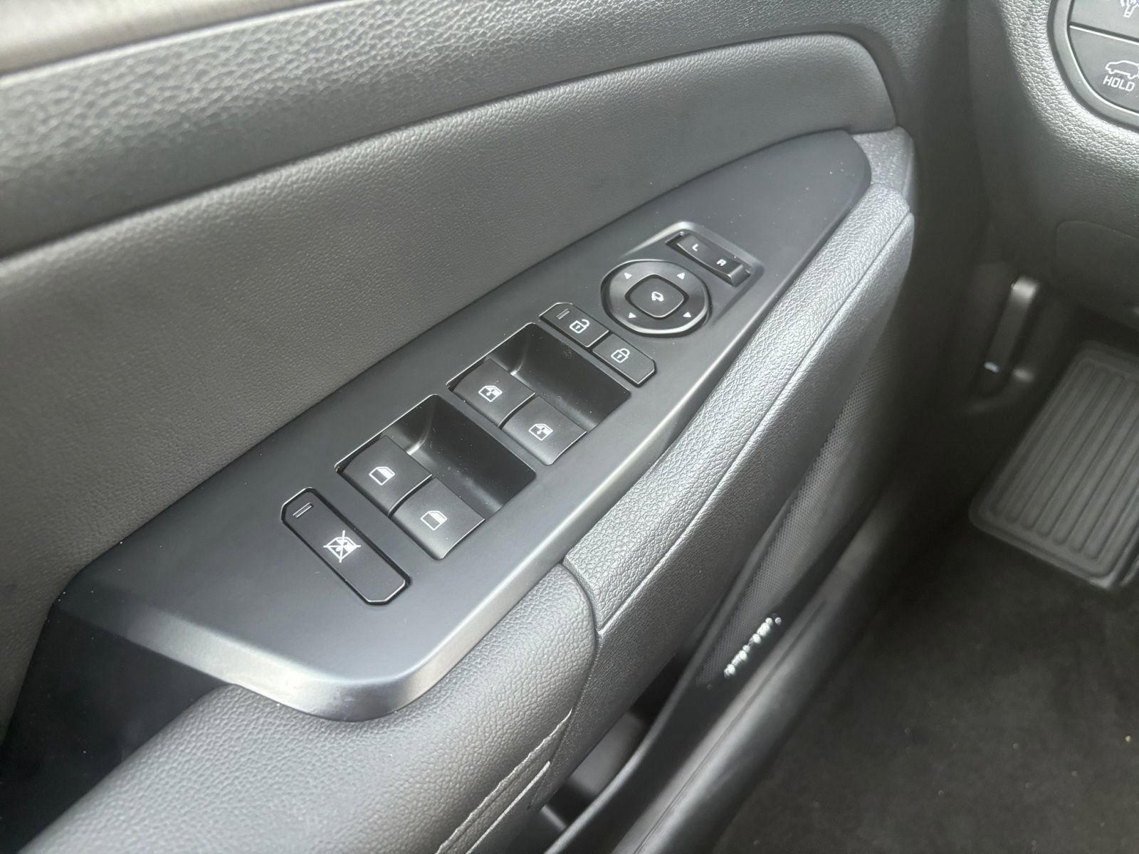 New 2026 Kia Sportage X-Line w/ X-Line Technology Package image 20