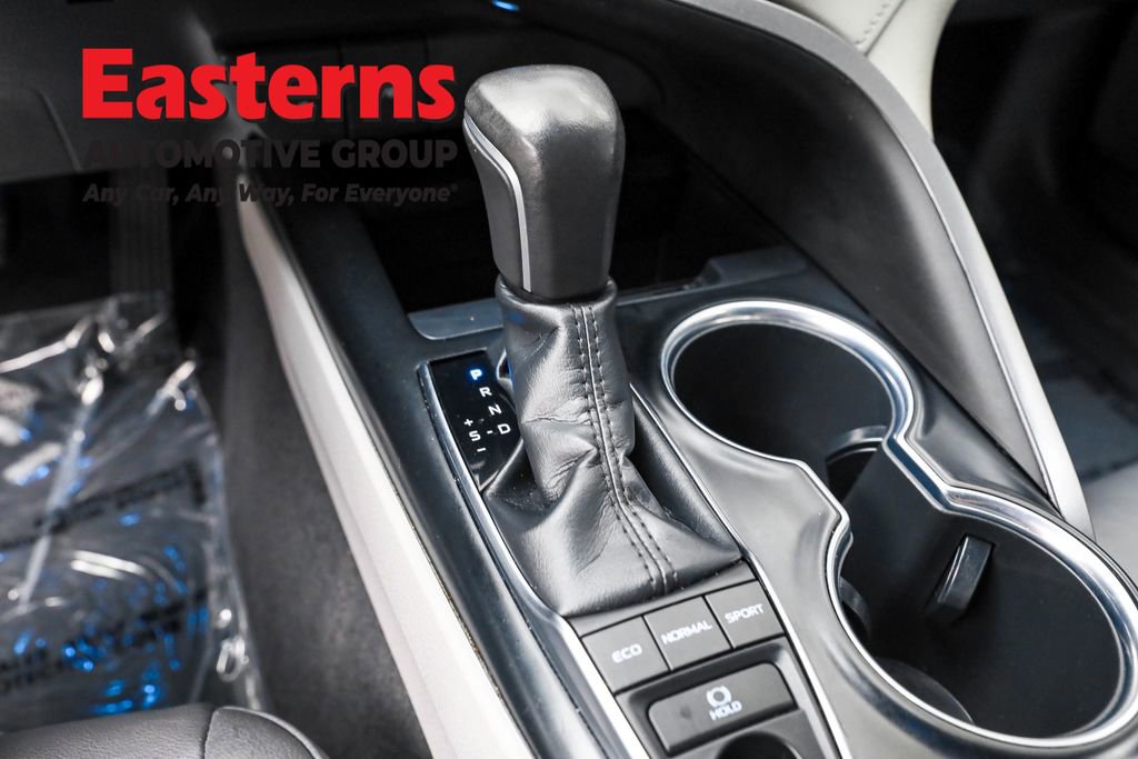 Used 2019 Toyota Camry XLE image 13