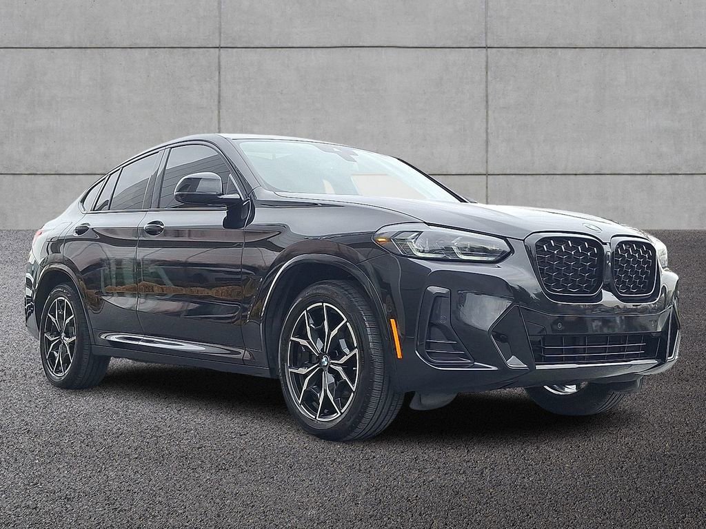 Used 2024 BMW X4 xDrive30i w/ Premium Package image 3