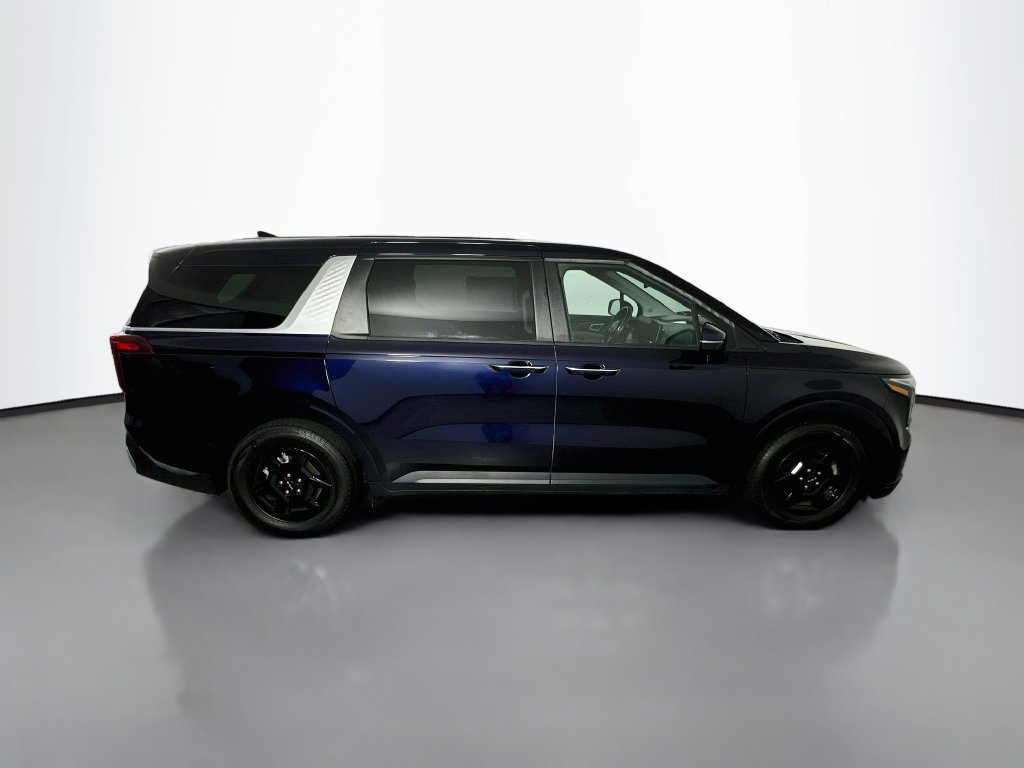 Used 2025 Kia Carnival FWD image 8