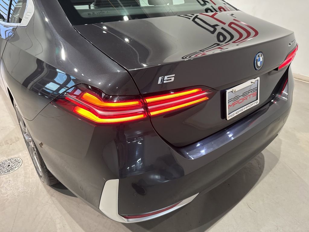 Used 2025 BMW i5 xDrive40 w/ Premium Package AWD/4WD image 10